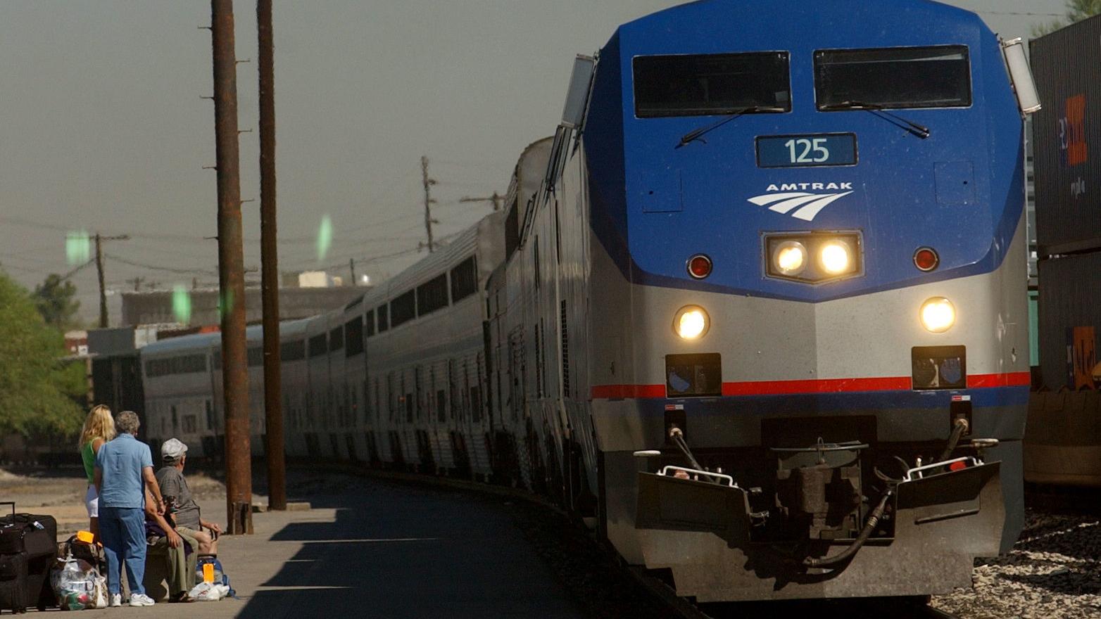 Group makes push for daily rail service from Tucson to Phoenix